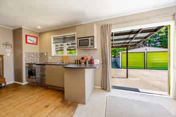 74 Clarence Cox Crescent, Pirimai