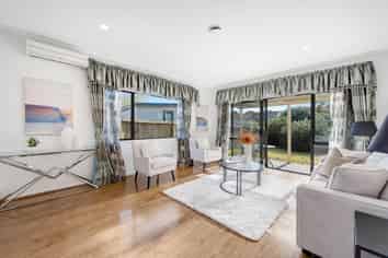 2/9 Bernie Edwards Place, Botany Downs