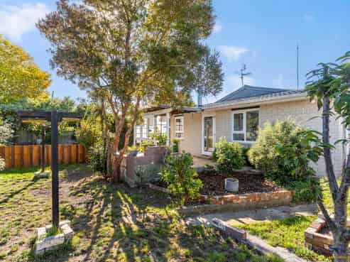 2/223 Queenspark Drive, Parklands