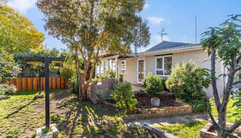 2/223 Queenspark Drive, Parklands