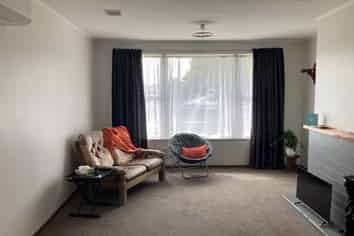 21 Lisa Crescent, Mangakakahi