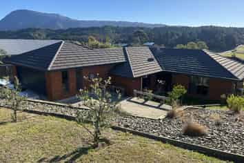 5 Bell Bird Rise, Picton