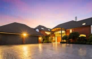 14 Regents Park Drive, Casebrook