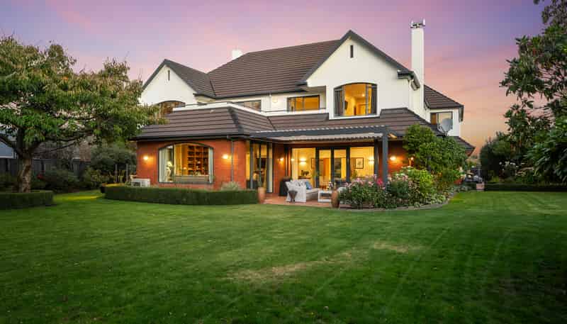 14 Regents Park Drive, Casebrook