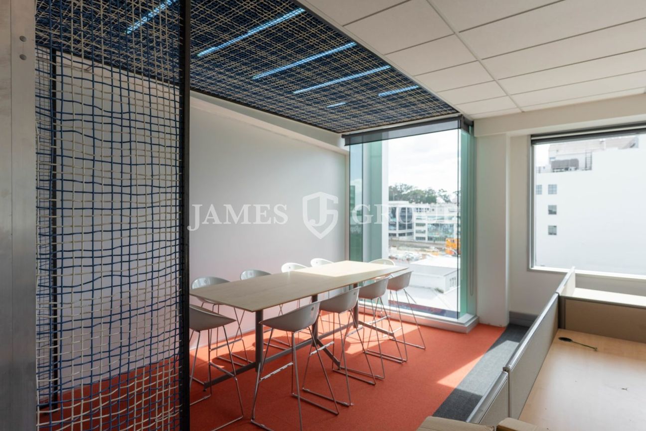 MODERN NEWMARKET WORKSPACE WITH SECURE PARKING - Bild 2