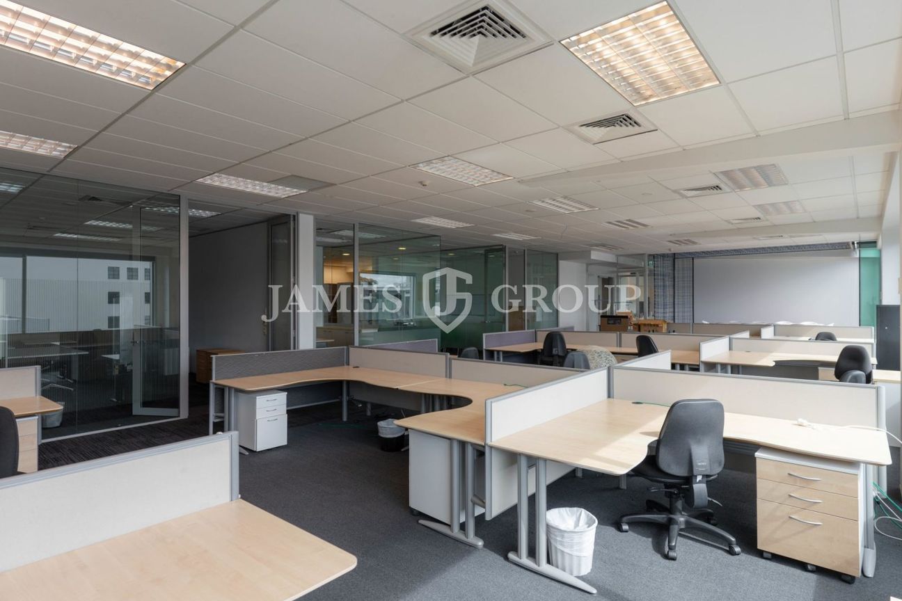 MODERN NEWMARKET WORKSPACE WITH SECURE PARKING - Bild 3
