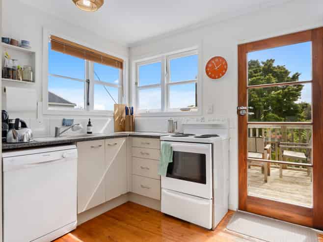 6 Cornel Circle, Snells Beach