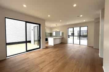 3/ Great South Road, Papatoetoe