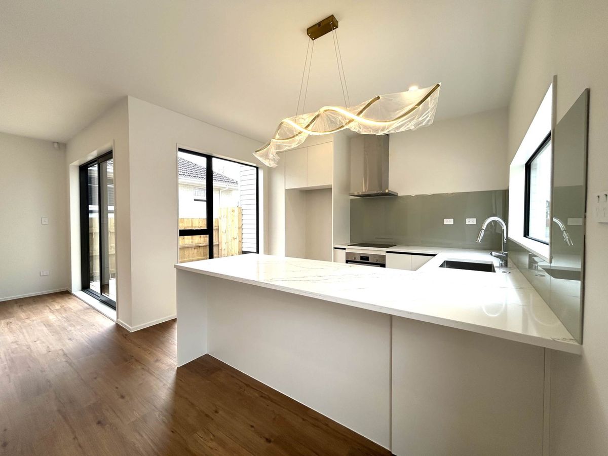 Brand New 4 Bedroom House - Ansicht 2