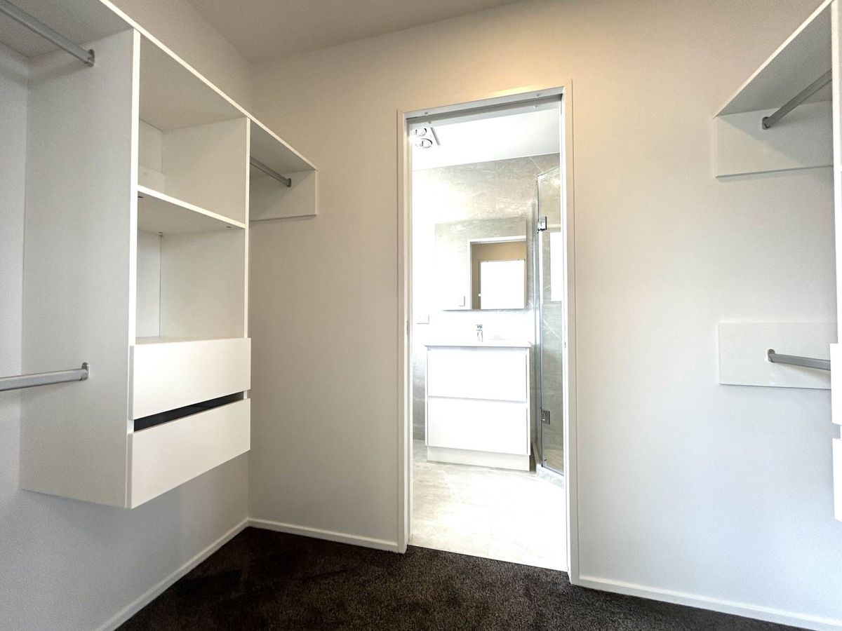 Brand New 4 Bedroom House - Mehr