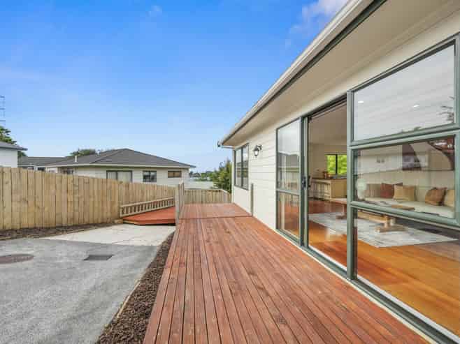 11 Breenagh Place, Massey