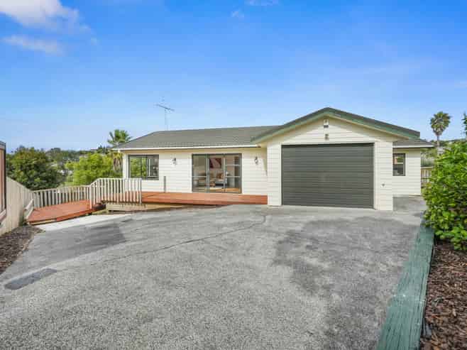 11 Breenagh Place, Massey
