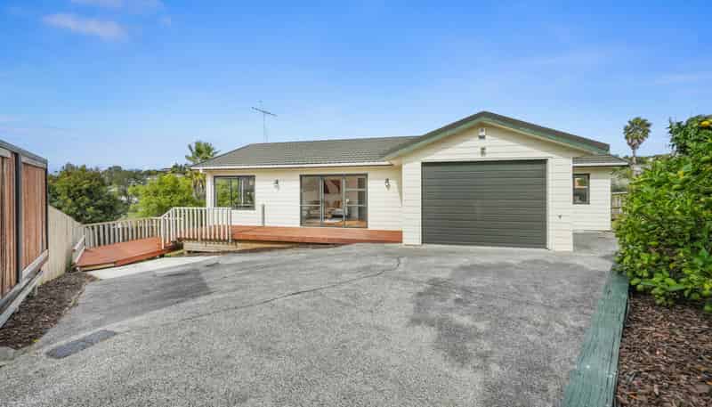11 Breenagh Place, Massey