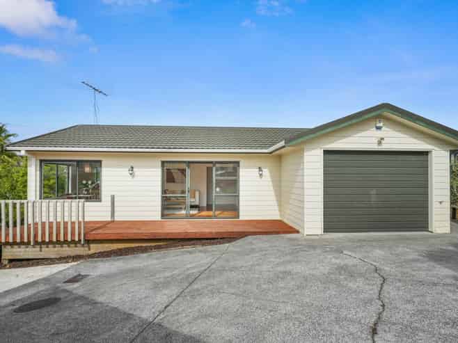 11 Breenagh Place, Massey