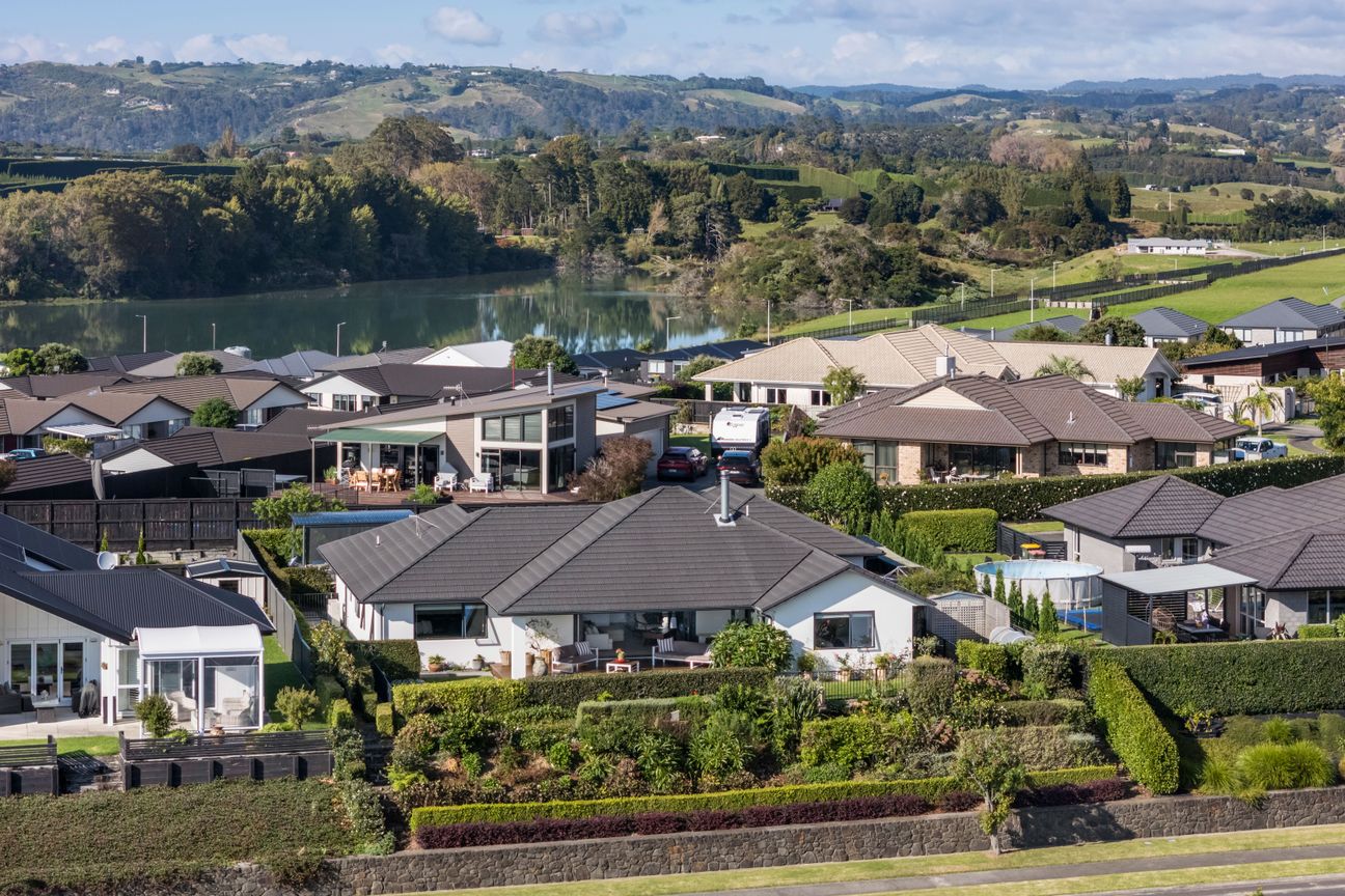 Premium Coastal Living with Boat Parking - Bild 3