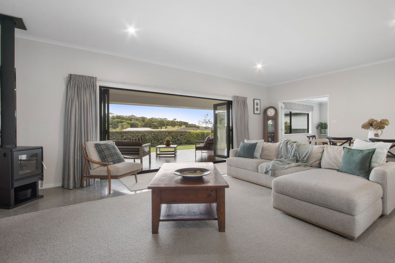 Premium Coastal Living with Boat Parking - Bild 2