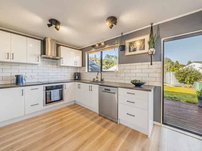 6 Topaz Street, Birchville