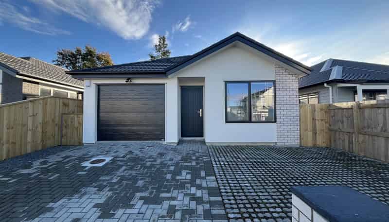 51 Rorotu Ave , Karaka