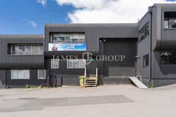 VACANT HIGH STUD ROSEBANK ROAD INDUSTRIAL UNIT