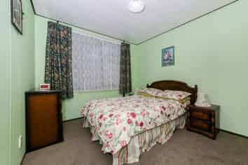 84 Captain Scott Road, Glen Eden