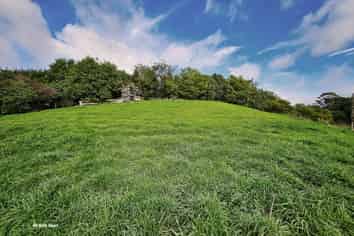 60 and 1/4 Belk Road, Tauriko
