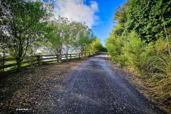 60 and 1/4 Belk Road, Tauriko