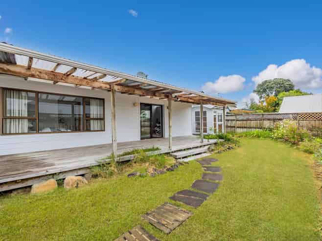 146 Point Chevalier Road, Point Chevalier