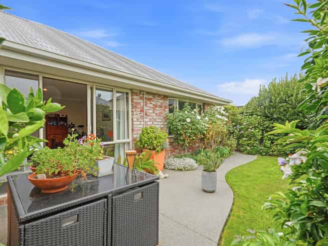 111a Geraldine Street, Edgeware