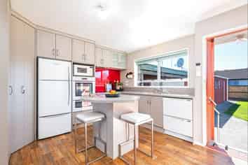 61 Terry Crescent, Milson