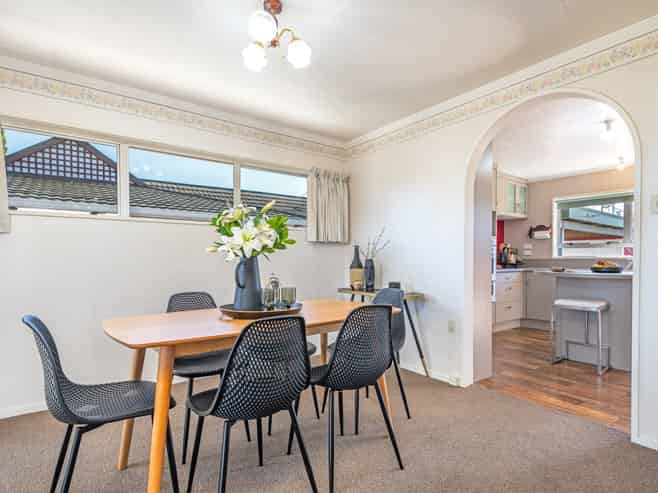 61 Terry Crescent, Milson