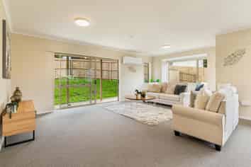 8 Elder Place, Massey