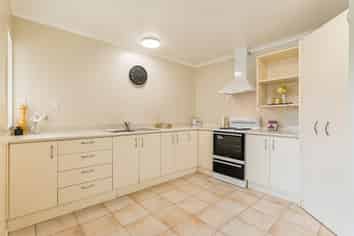 8 Elder Place, Massey