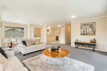 8 Elder Place, Massey