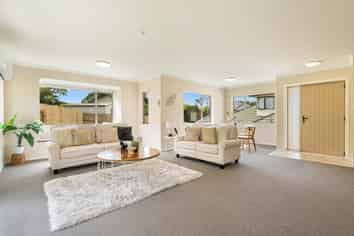 8 Elder Place, Massey