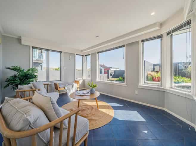 7 Sunset Parade, Plimmerton