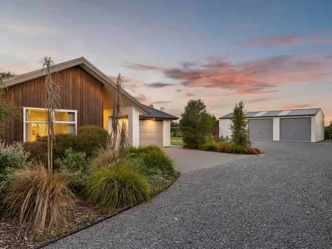 57 Verdeco Boulevard, Lincoln