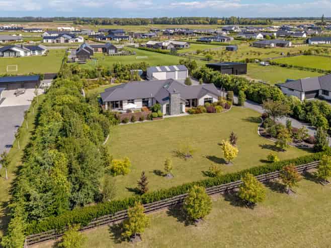 57 Verdeco Boulevard, Lincoln