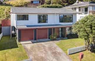 71 Leeward Drive, Whitby