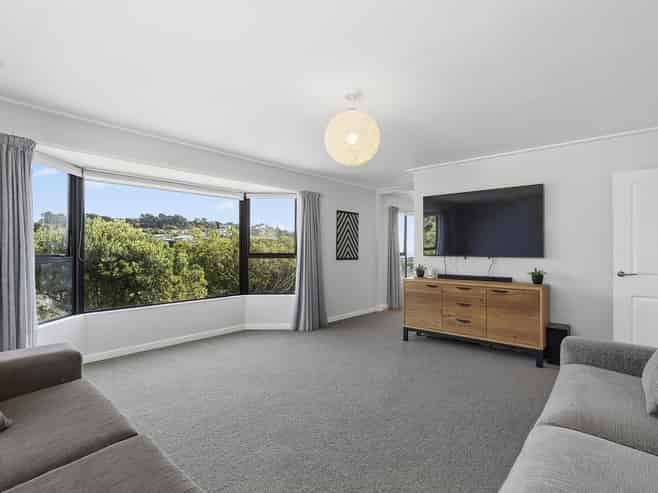 71 Leeward Drive, Whitby