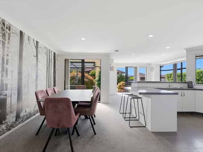 30 Seabreeze Place, Papamoa