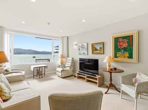 1B/236 Oriental Parade, Oriental Bay