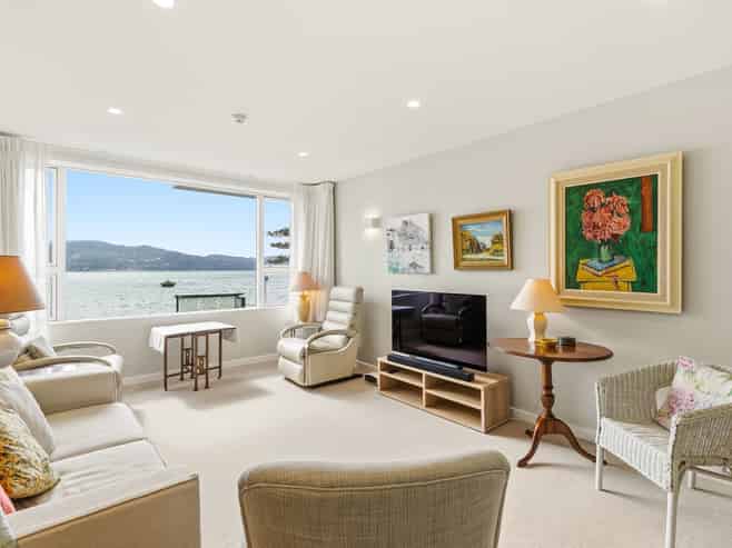 1B/236 Oriental Parade, Oriental Bay