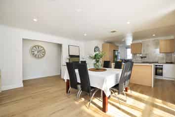 27 Oak Grove, Ashburton