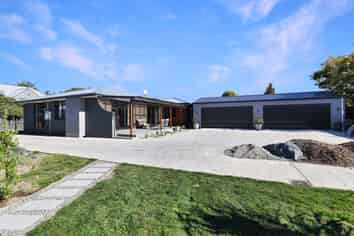 27 Oak Grove, Ashburton