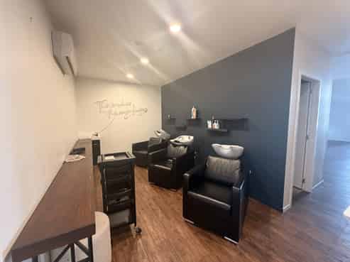 Functional retail space with hair salon fit out