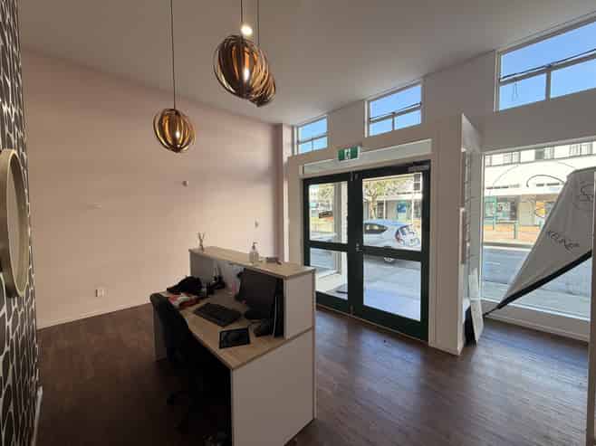 Functional retail space with hair salon fit out