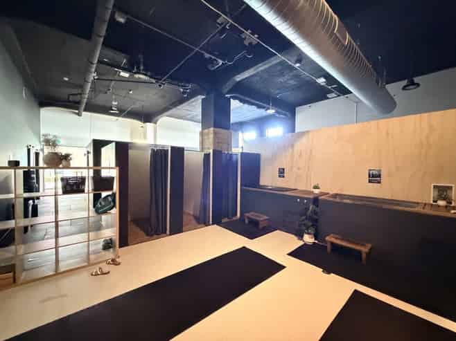 FOR LEASE – Prime Retail or Office Space