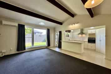 2/115 Walker Street, Ashburton