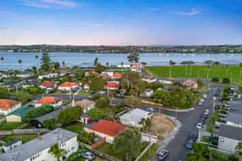 25 Alamein Road, Panmure