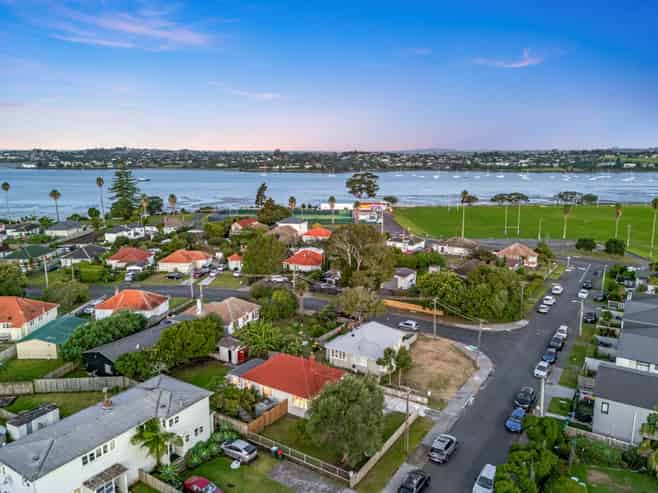 25 Alamein Road, Panmure